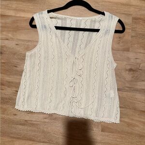 Old Navy Cream Sleeveless Knit Top